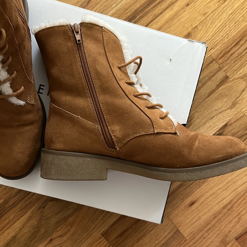 American Eagle Sherpa lined boot - Picture 3 of 6
